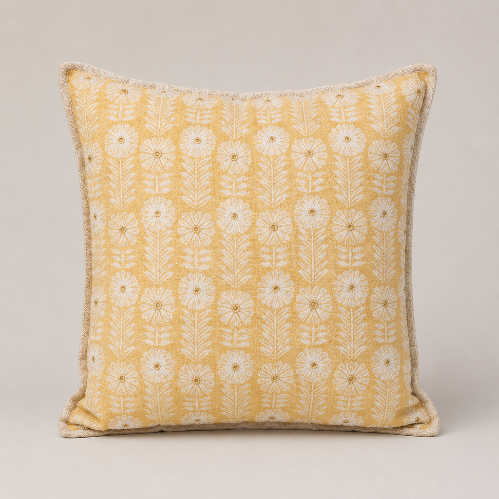 Sunlit Daisy Pattern Cushion